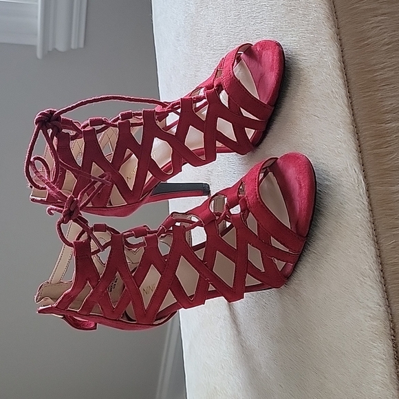 Nine West Red Suede Heels Size 6M - Picture 1 of 9